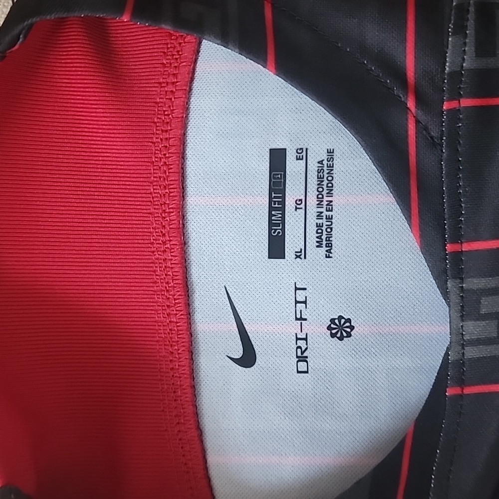🔥Liverpool F.C. Nike Jersey -- LeBron Theme!! XL ! 🔥 - Picture 3 of 7